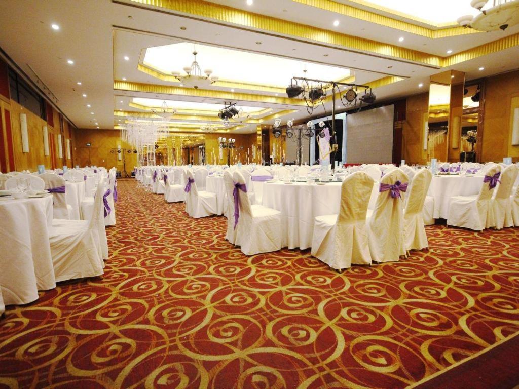 Dalian Grand Continent International Hotel Exterior foto